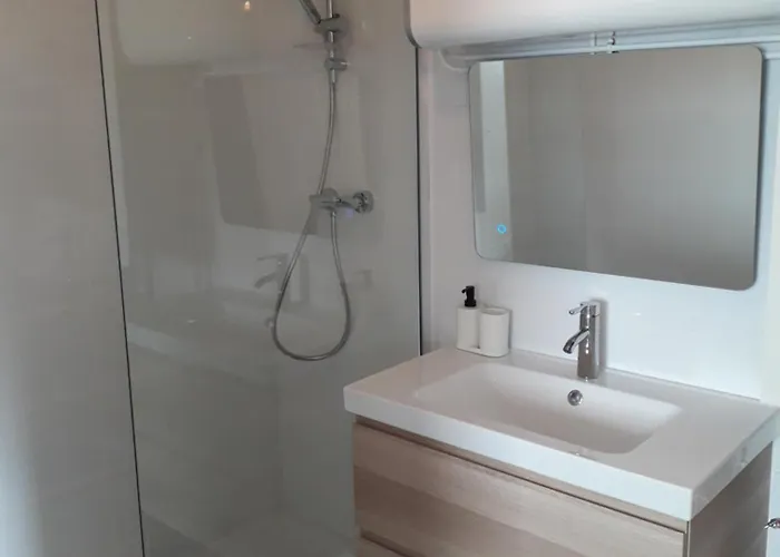 アパート Avec Terrasse, Cosy Et Moderne - A Deux Pas De La !